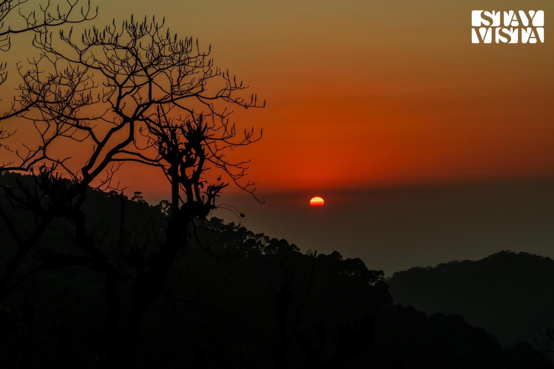 Stayvista At Sunset Springs With Pool & Views Nainital Exteriör bild